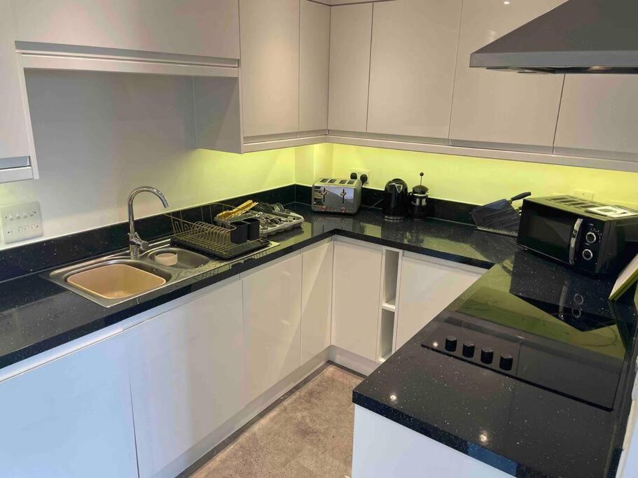 2 Bed City Centre Flat Бат Екстериор снимка