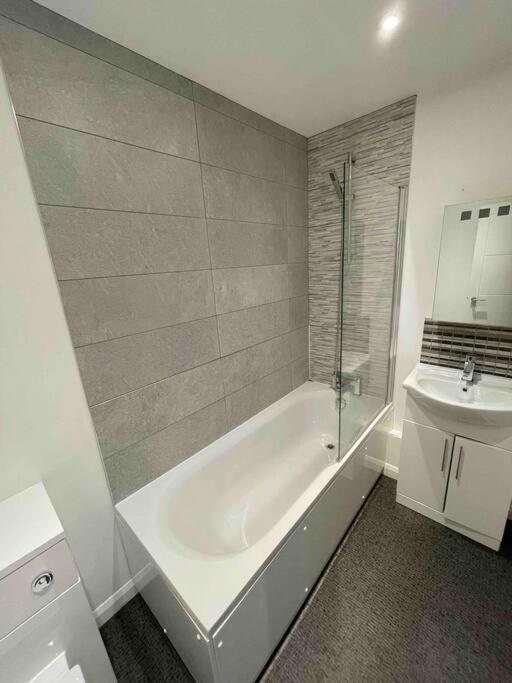 2 Bed City Centre Flat Бат Екстериор снимка